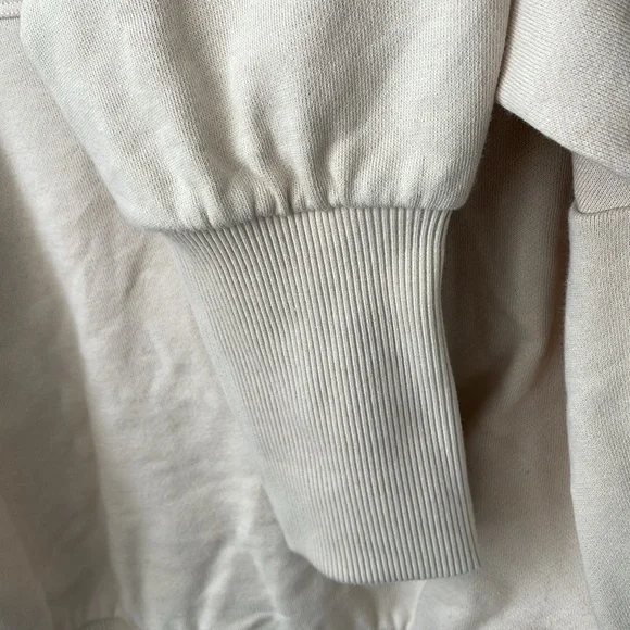 Me+Em Sweatshirt. Cream. Puff sleeves v neck size Medium - Picture 5 of 10